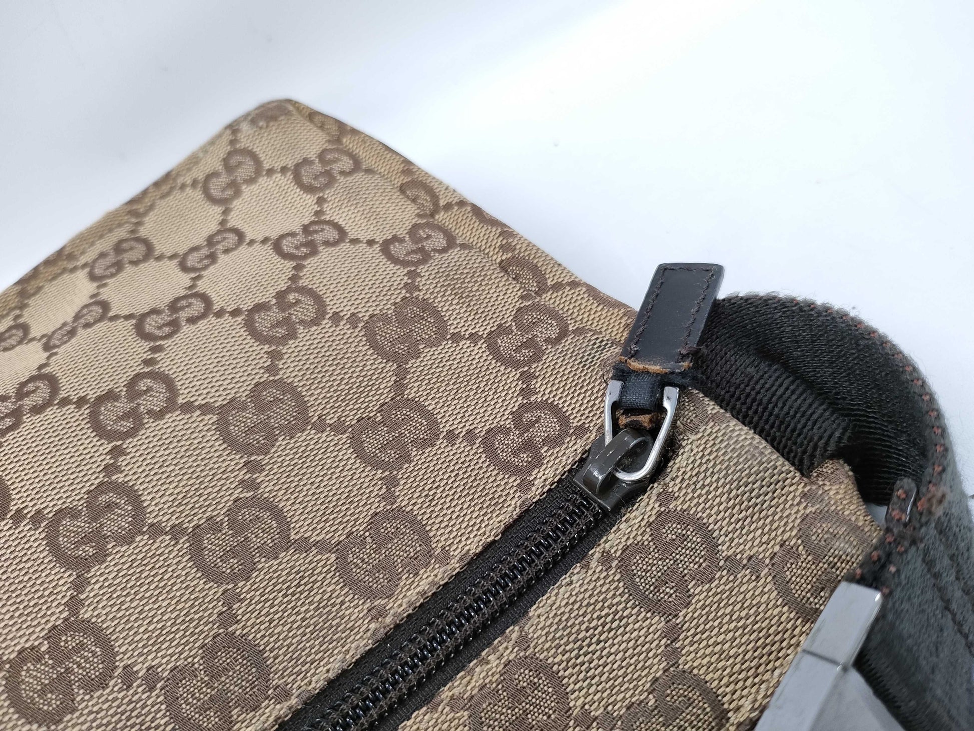 GUCCI GG canvas body bag/shoulder bag