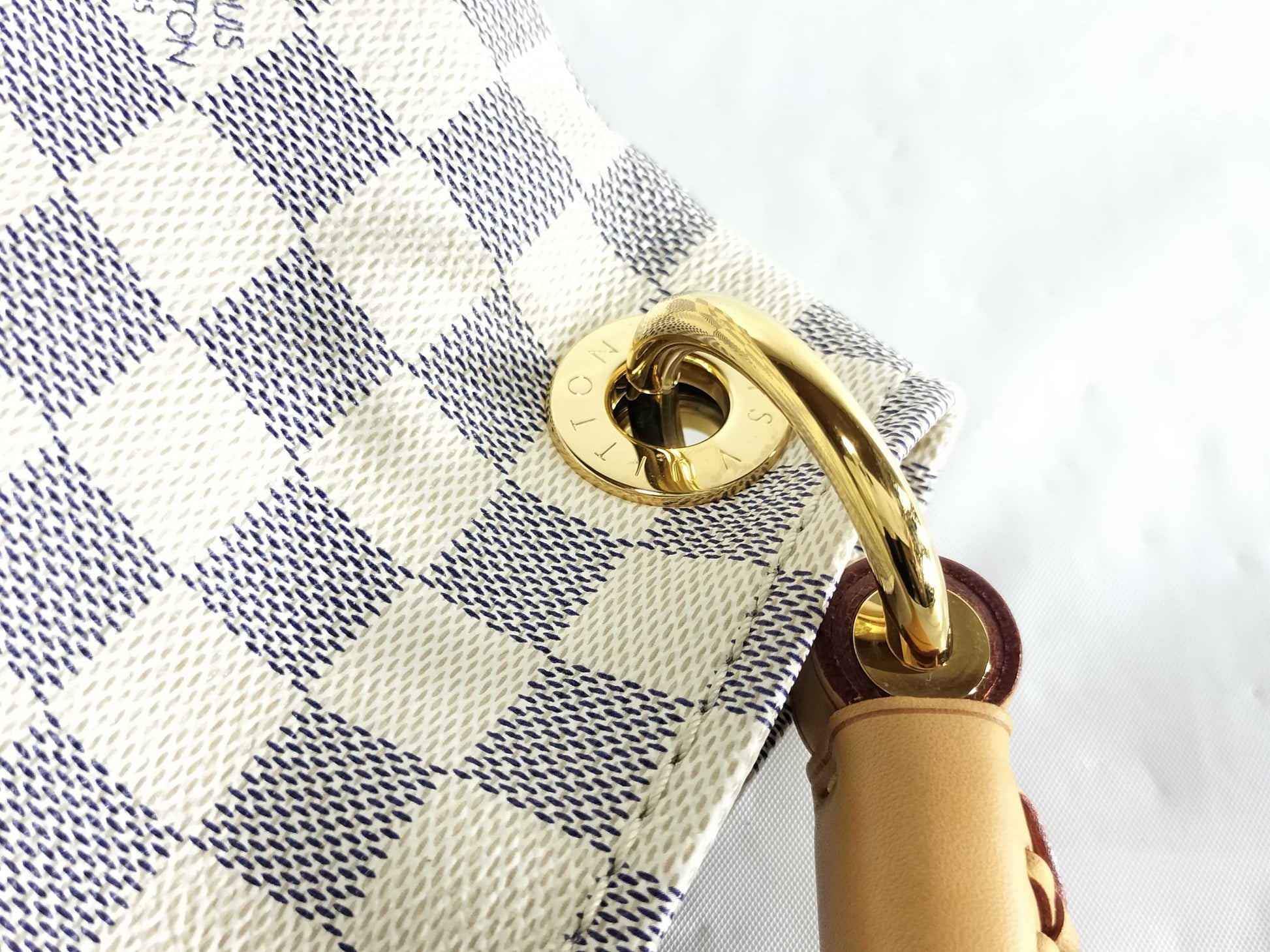 LOUIS VUITTON Damier Azur Artsy GM Shoulder Bag 