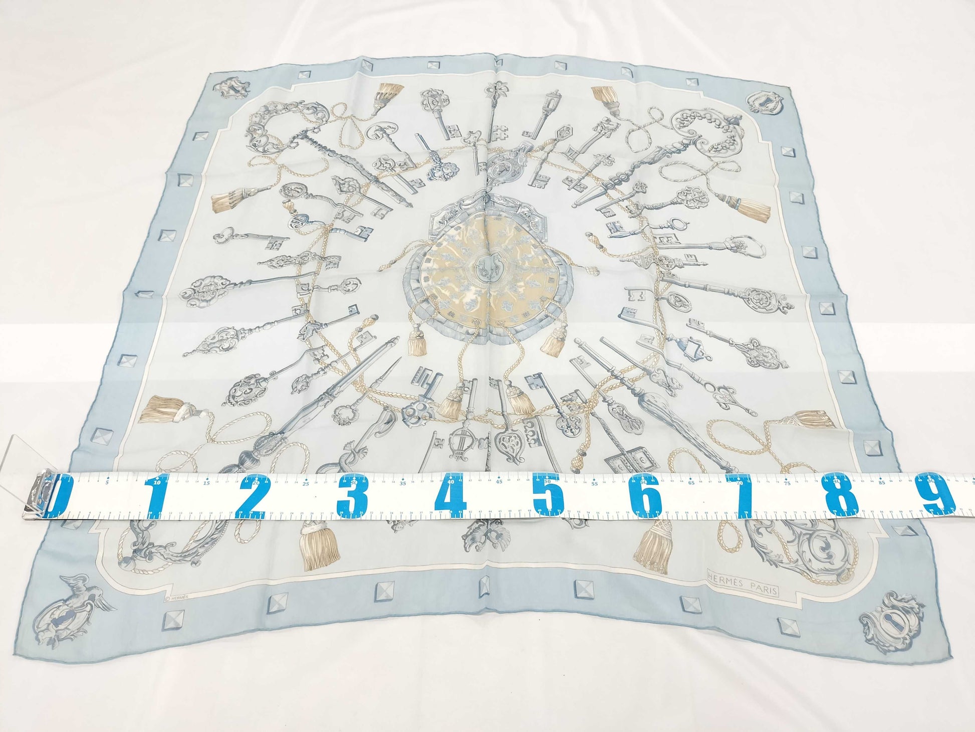 HERMES Carre 90 Scarf