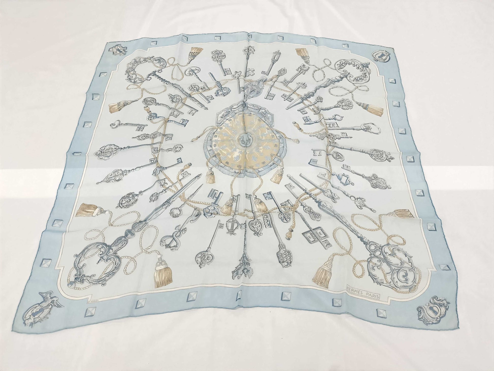 HERMES Carre 90 Scarf