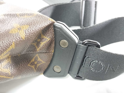 LOUIS VUITTON Unidentified Monogram M40399 Waterproof Messenger Shoulder Bag with Hard Zipper