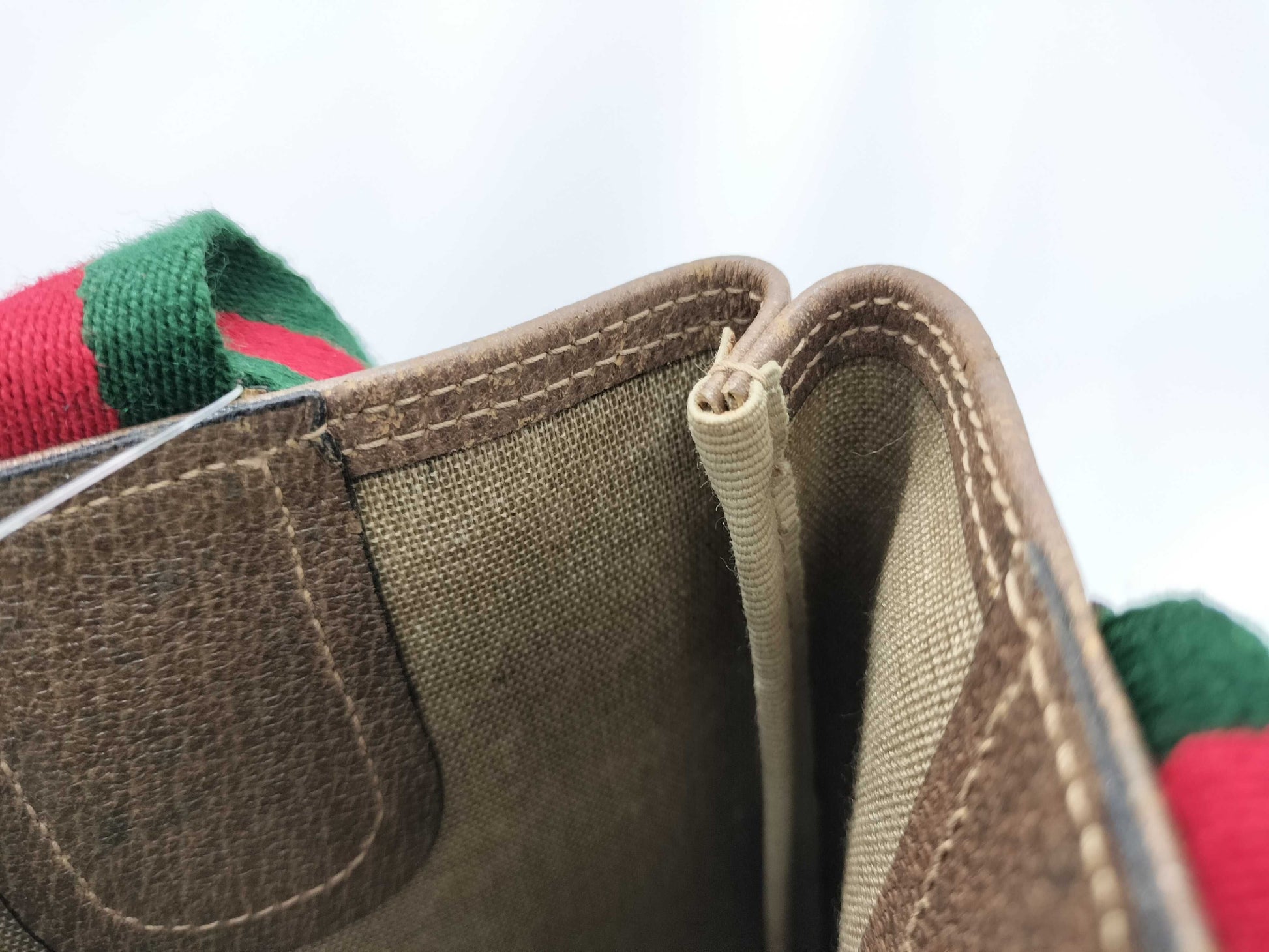 GUCCI GG Supreme Old Sherry Tote Bag