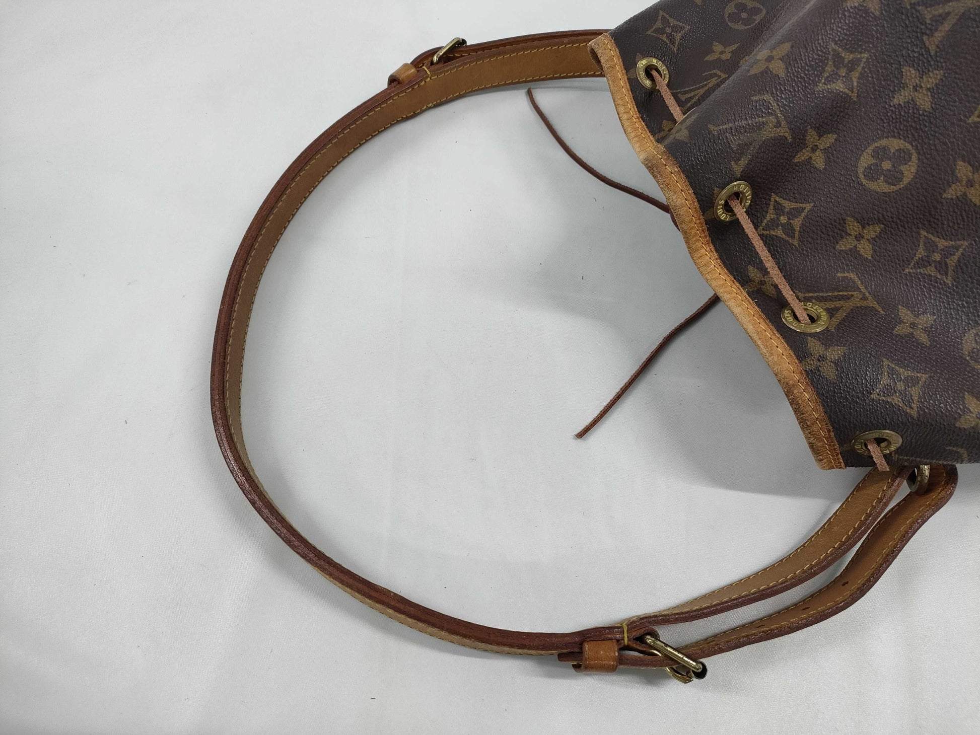LOUIS VUITTON Monogram M42224 Noe Shoulder Bag