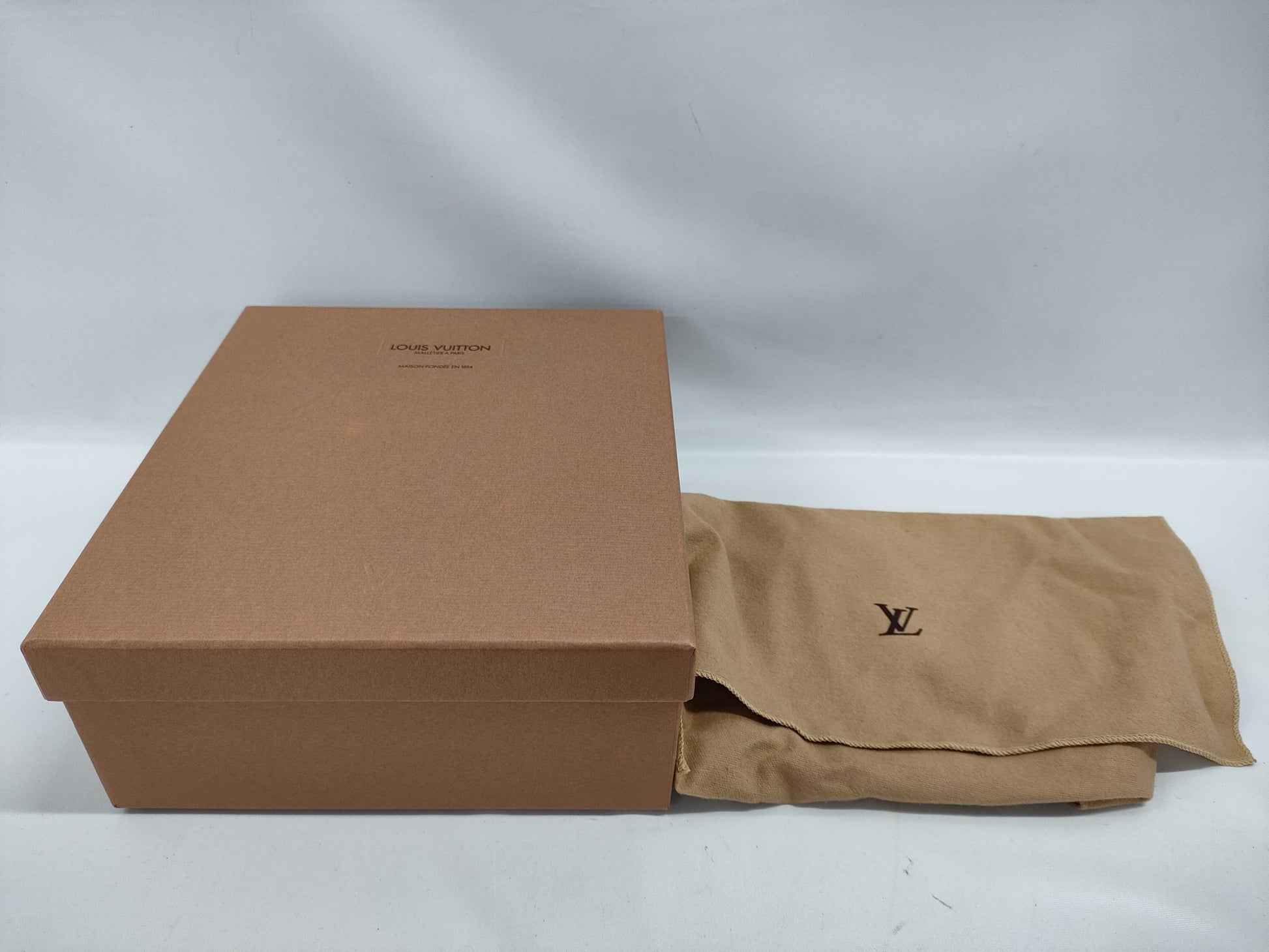 LOUIS VUITTON Epi Agenda Planner Cover