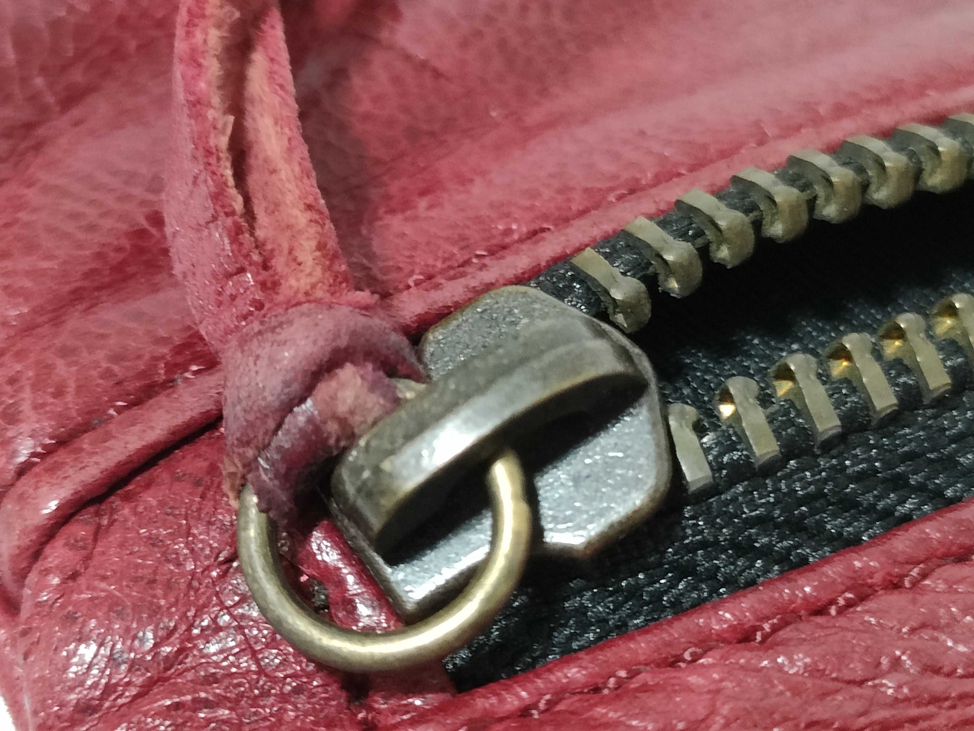 BALENCIAGA LE DIX Clasp One-Shoulder Red Shoulder Bag