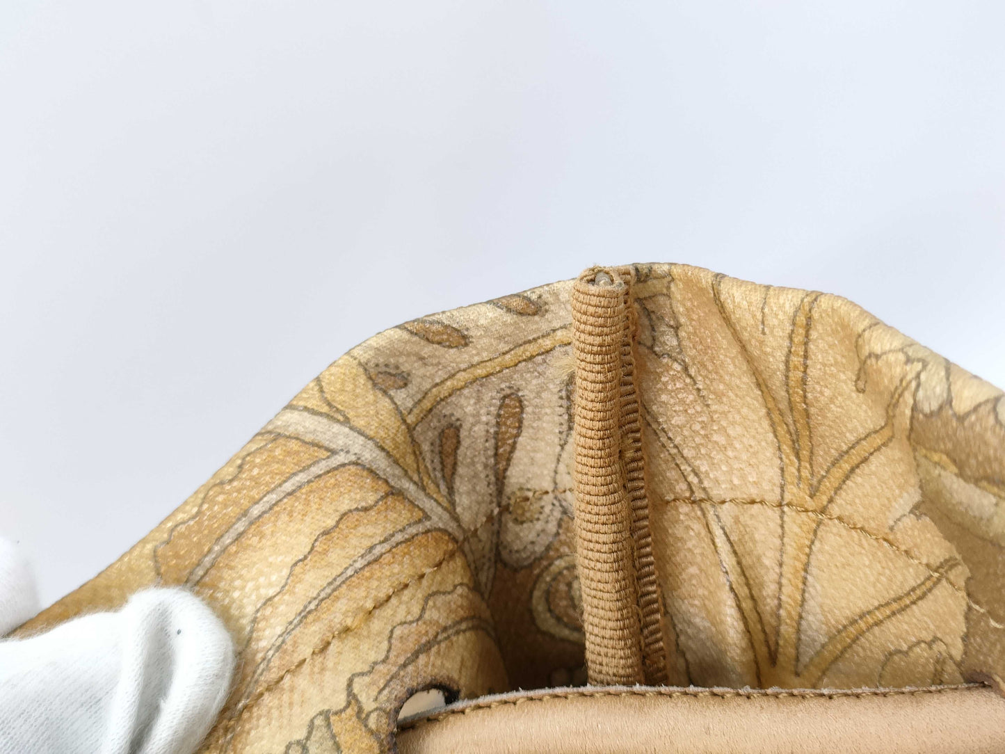 Salvatore Ferragamo One-Shoulder Bag Shoulder Bag
