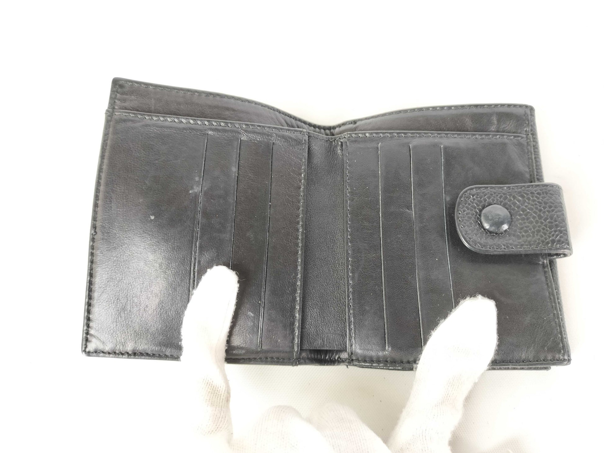 CHANEL [With sticker] No. 2 Caviar Leather Bifold Wallet