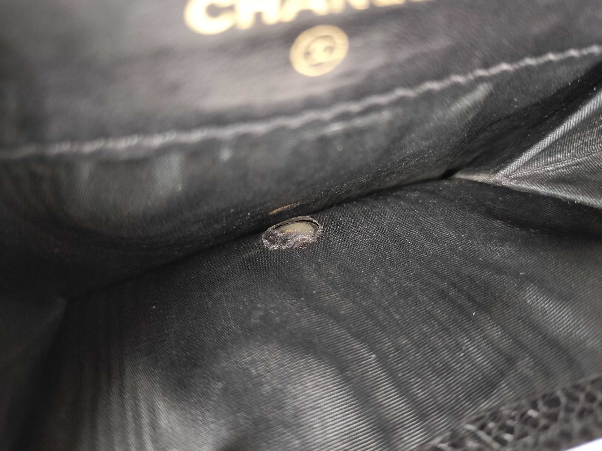 CHANEL [With sticker] No. 2 Caviar Leather Bifold Wallet