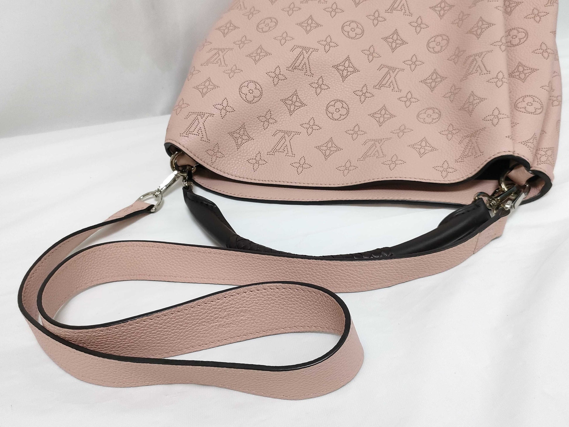 LOUIS VUITTON AH1157 Mahina Babylon PM Shoulder Bag