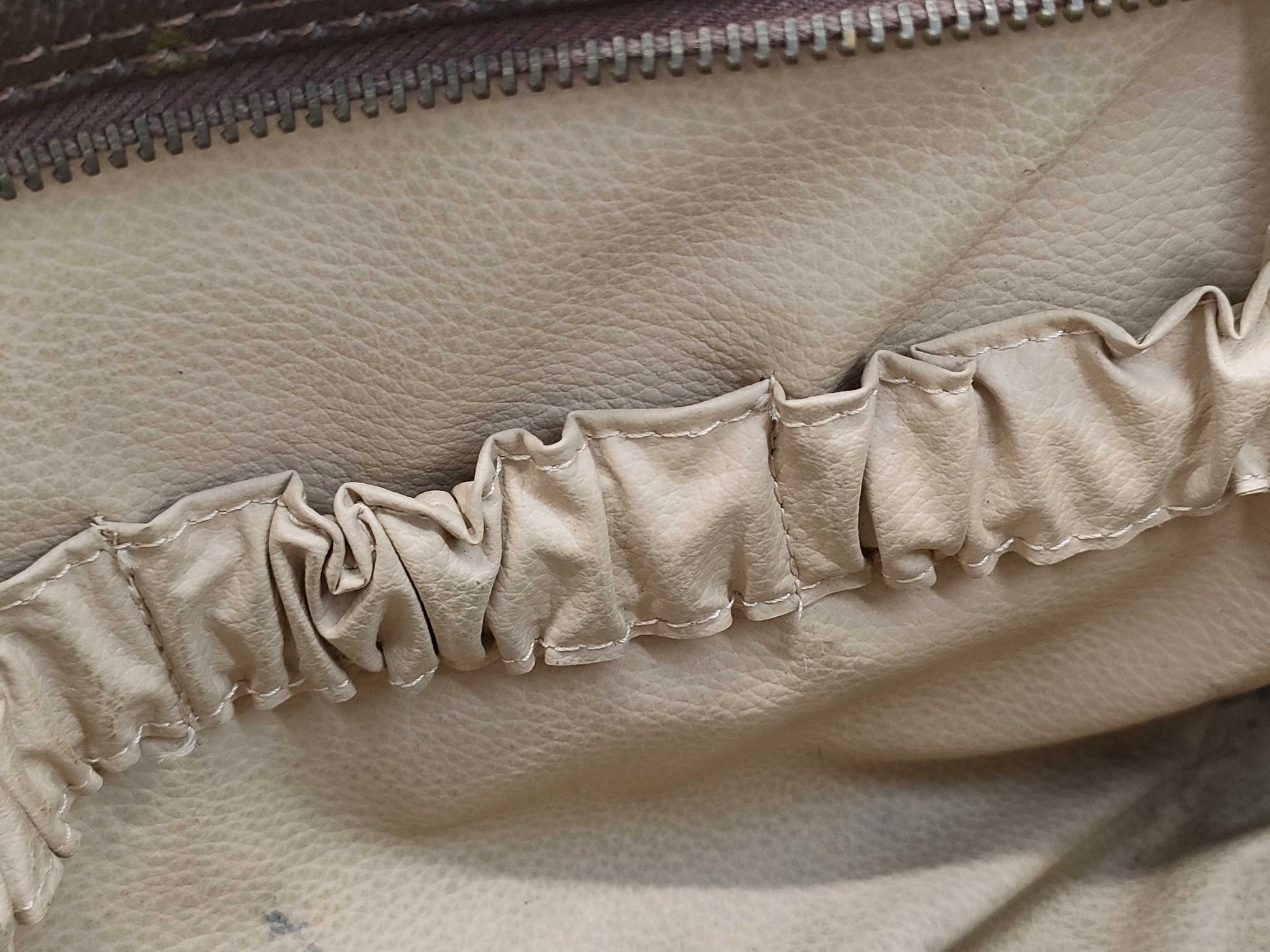 LOUIS VUITTON Monogram Truss Toilette 28 Second Bag