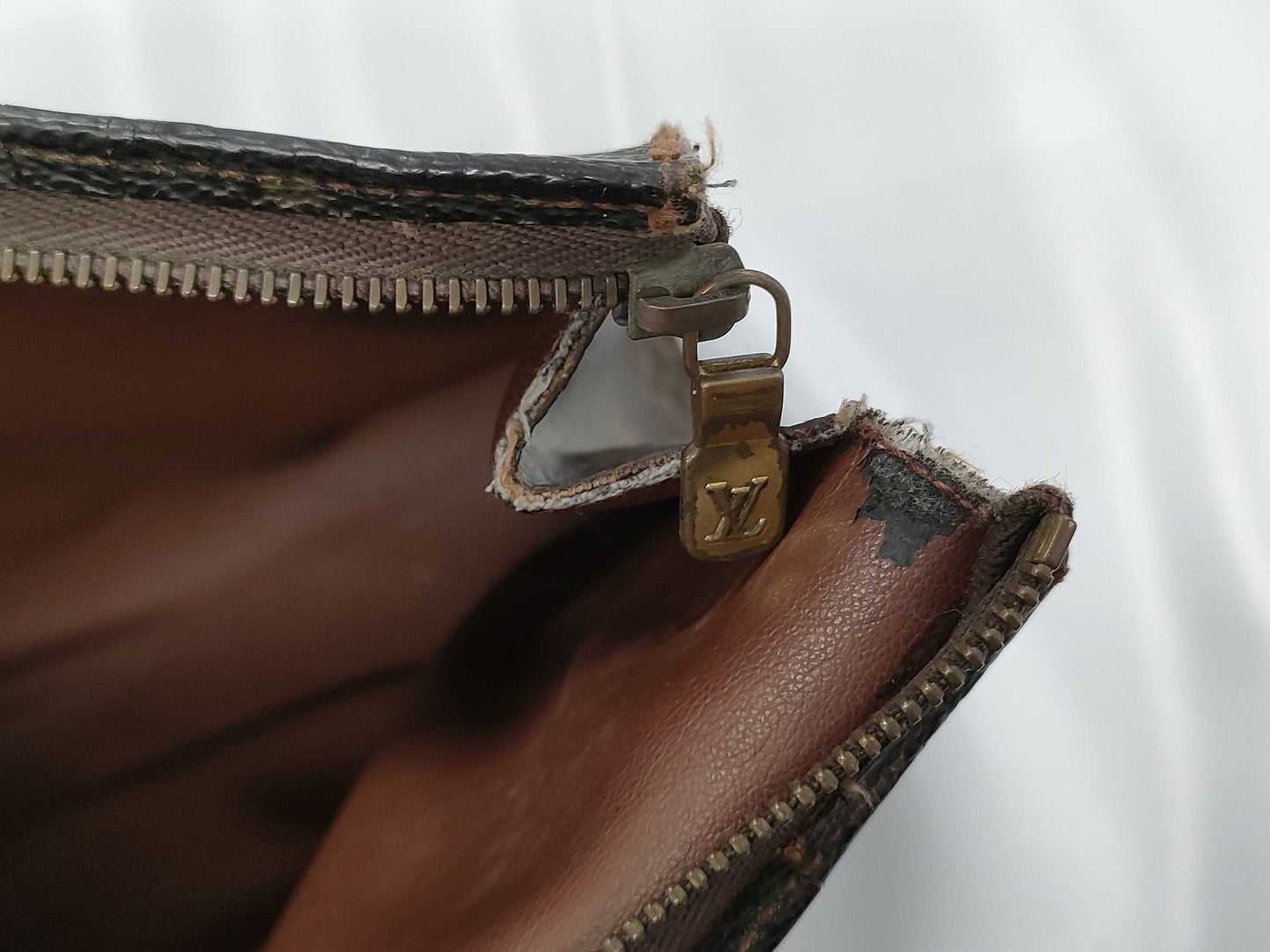 GUCCI Louis Vuitton, Gucci *2 damaged shoulder bags