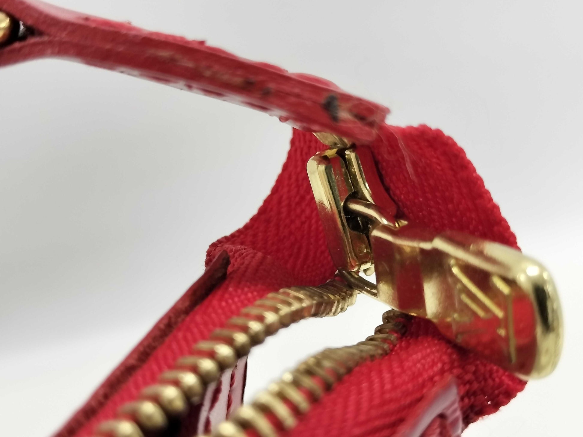LOUIS VUITTON AR0013 Epi Pochette Accessoires M52947 Handbag