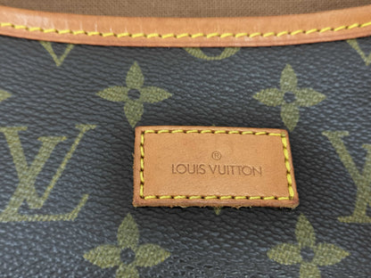 LOUIS VUITTON Monogram M40662 Saumur GM Shoulder Bag