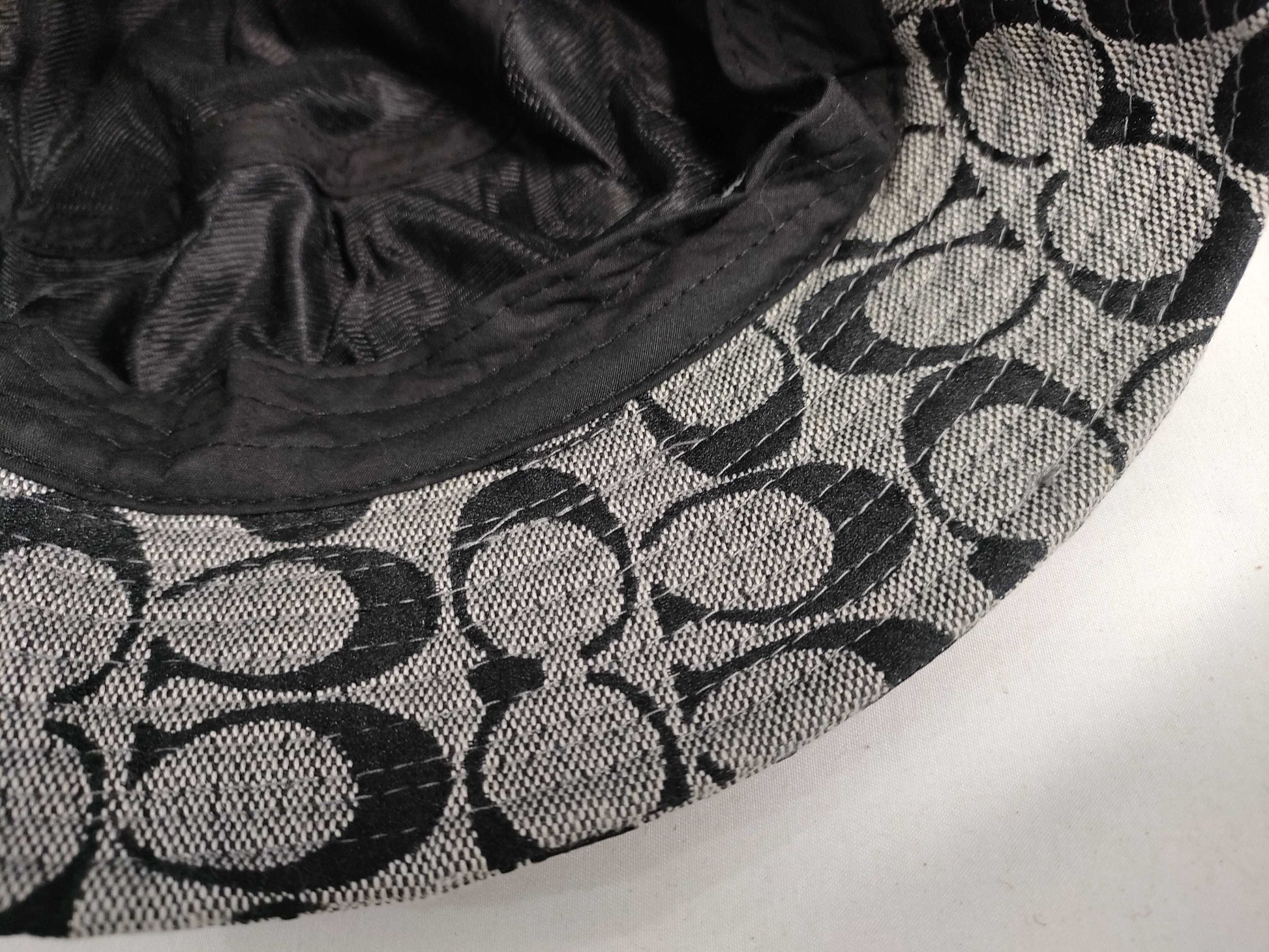 COACH Signature Pouch / Bucket Hat 