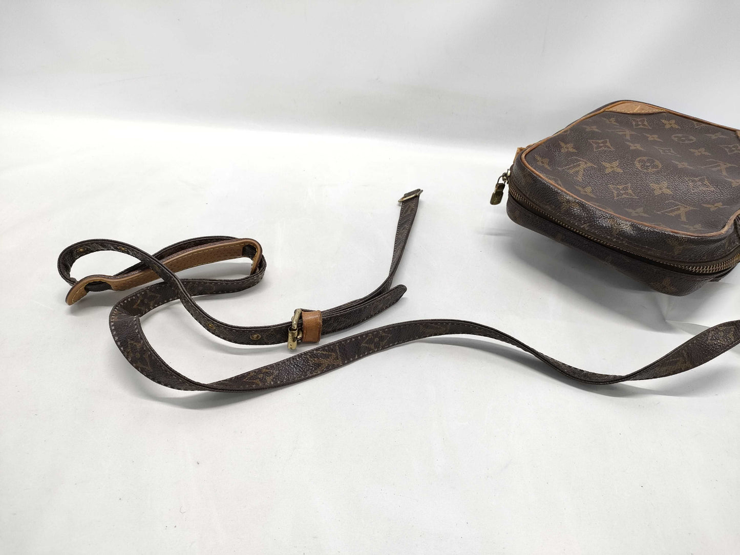 LOUIS VUITTON Monogram M45236 Amazon Shoulder Bag