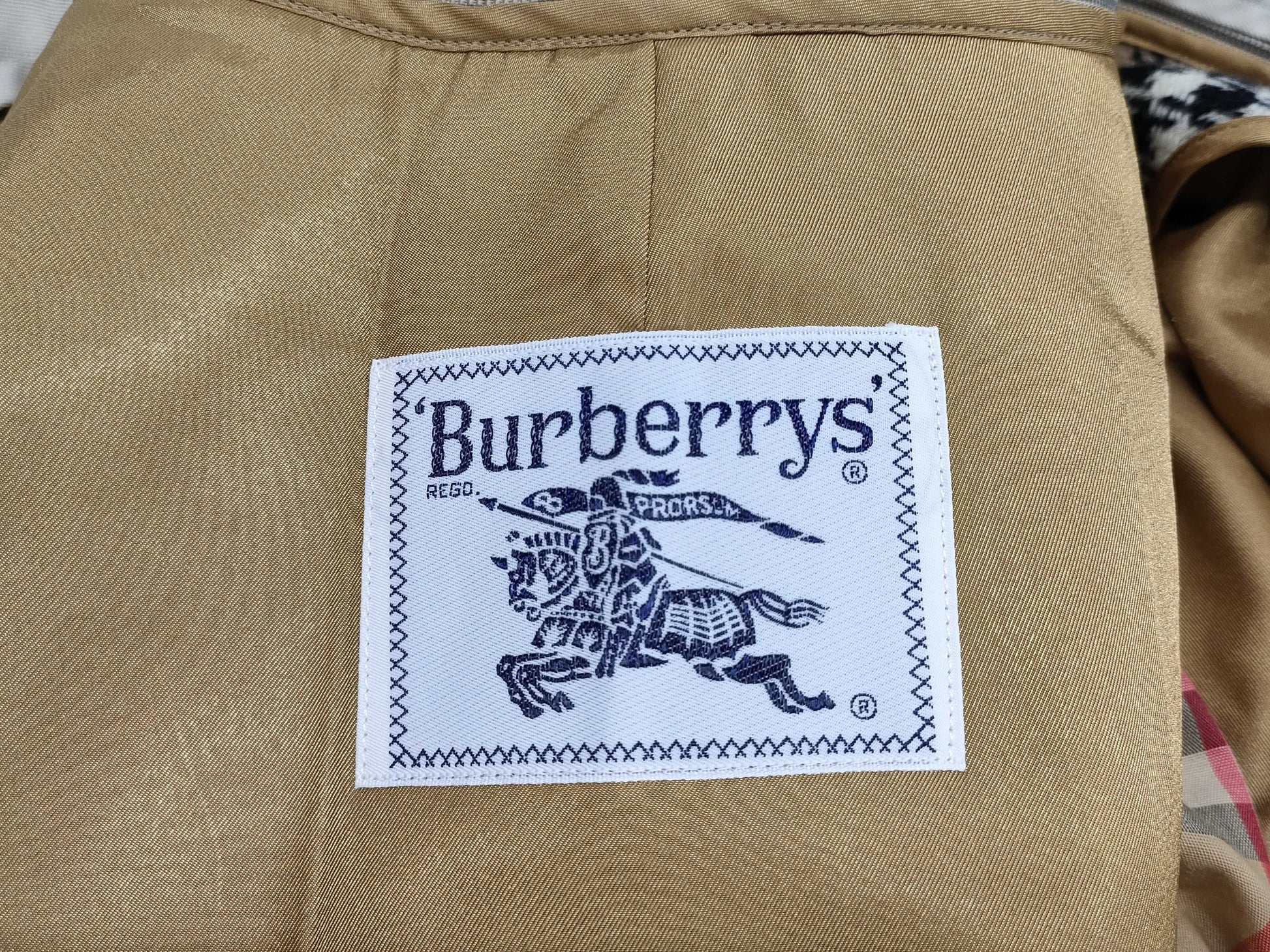BURBERRY Trench Coat with Liner