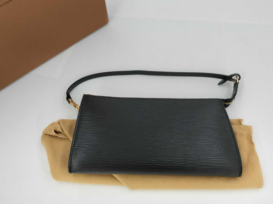 LOUIS VUITTON Epi Pochette Accessoires Black Shoulder Bag