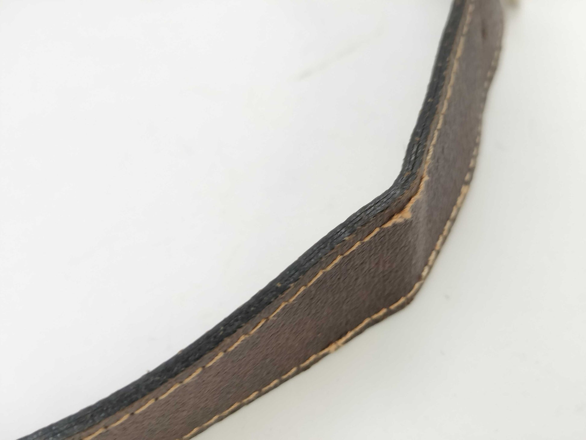 GUCCI GG Supreme Leather Shoulder Bag with GG Hardware