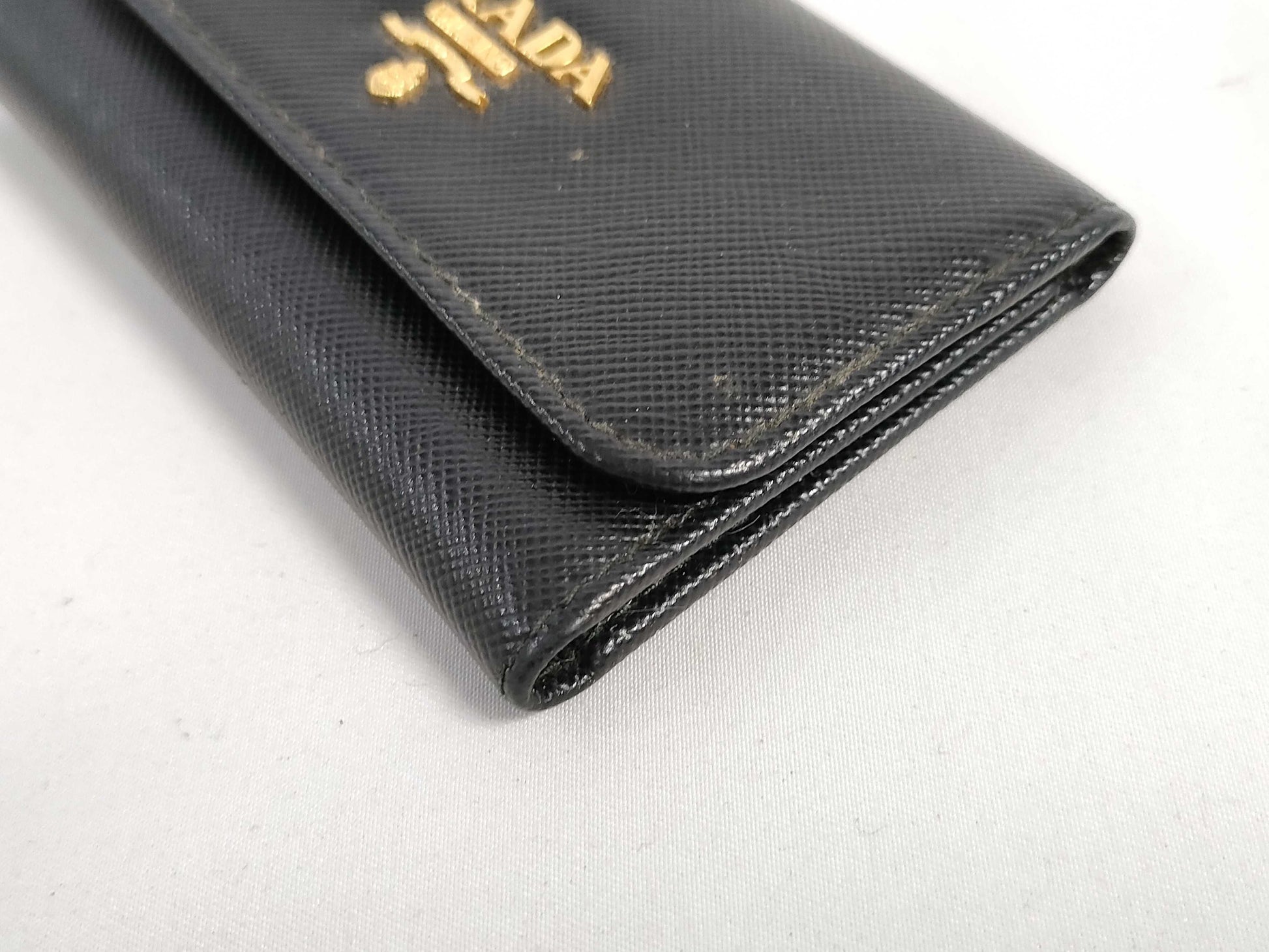 PRADA Saffiano 6-ring key case with chips