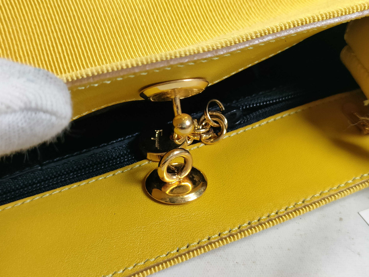 Salvatore Ferragamo Vara Canvas Handbag Yellow AU-21 6155