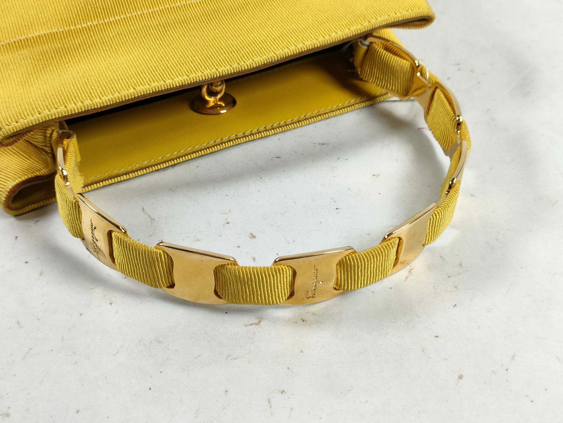 Salvatore Ferragamo Vara Canvas Handbag Yellow AU-21 6155
