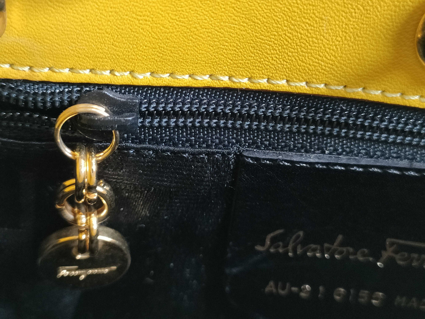 Salvatore Ferragamo Vara Canvas Handbag Yellow AU-21 6155