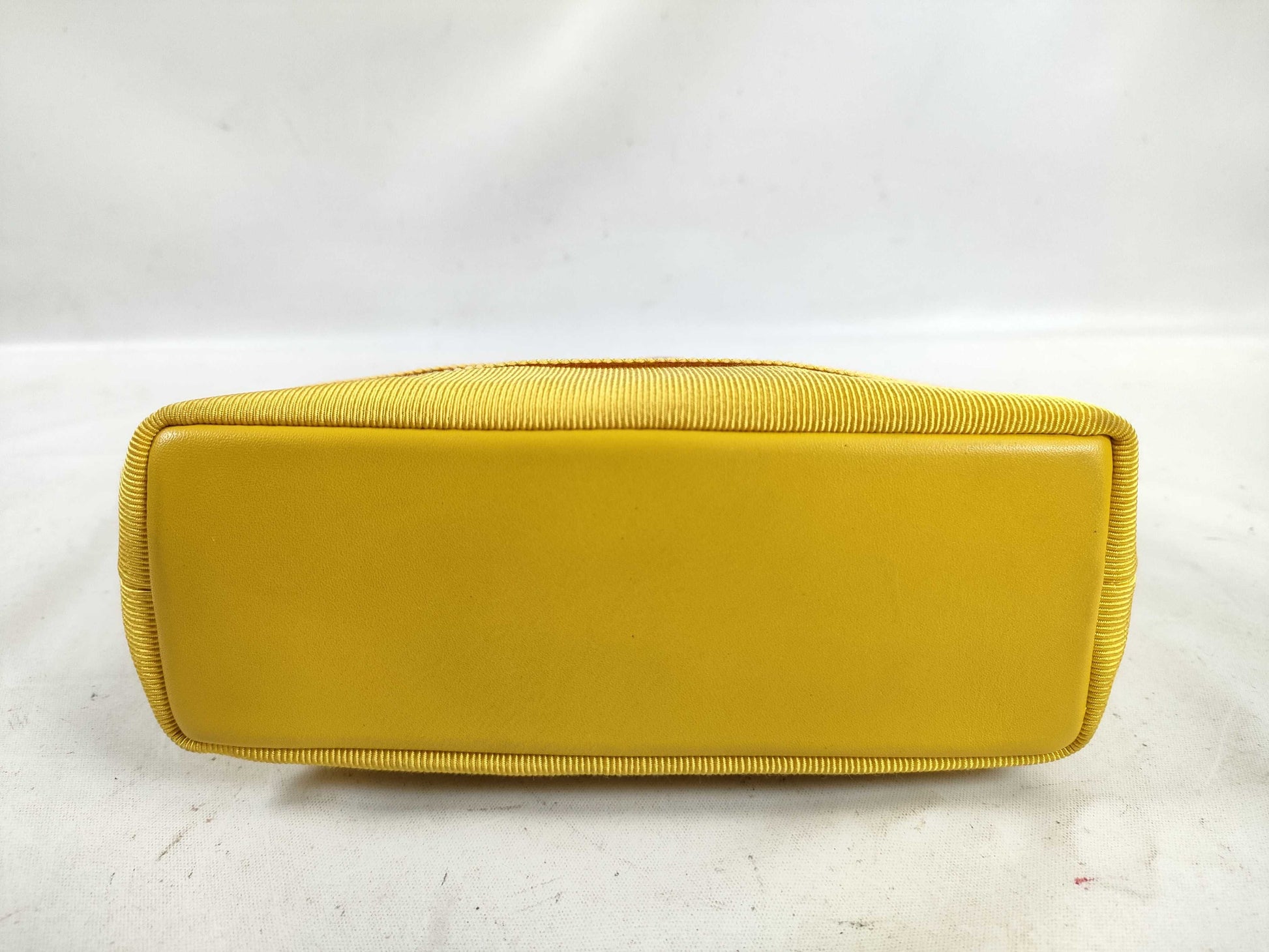 Salvatore Ferragamo Vara Canvas Handbag Yellow AU-21 6155