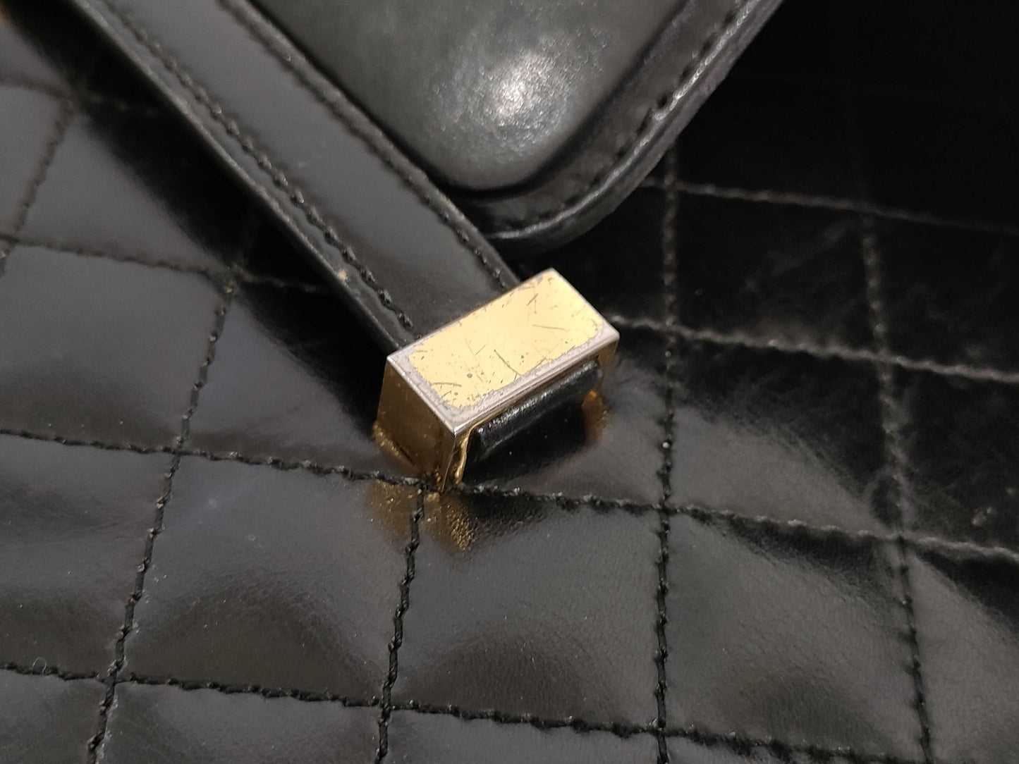 Yves Saint Laurent Vintage Shoulder Bag in Black