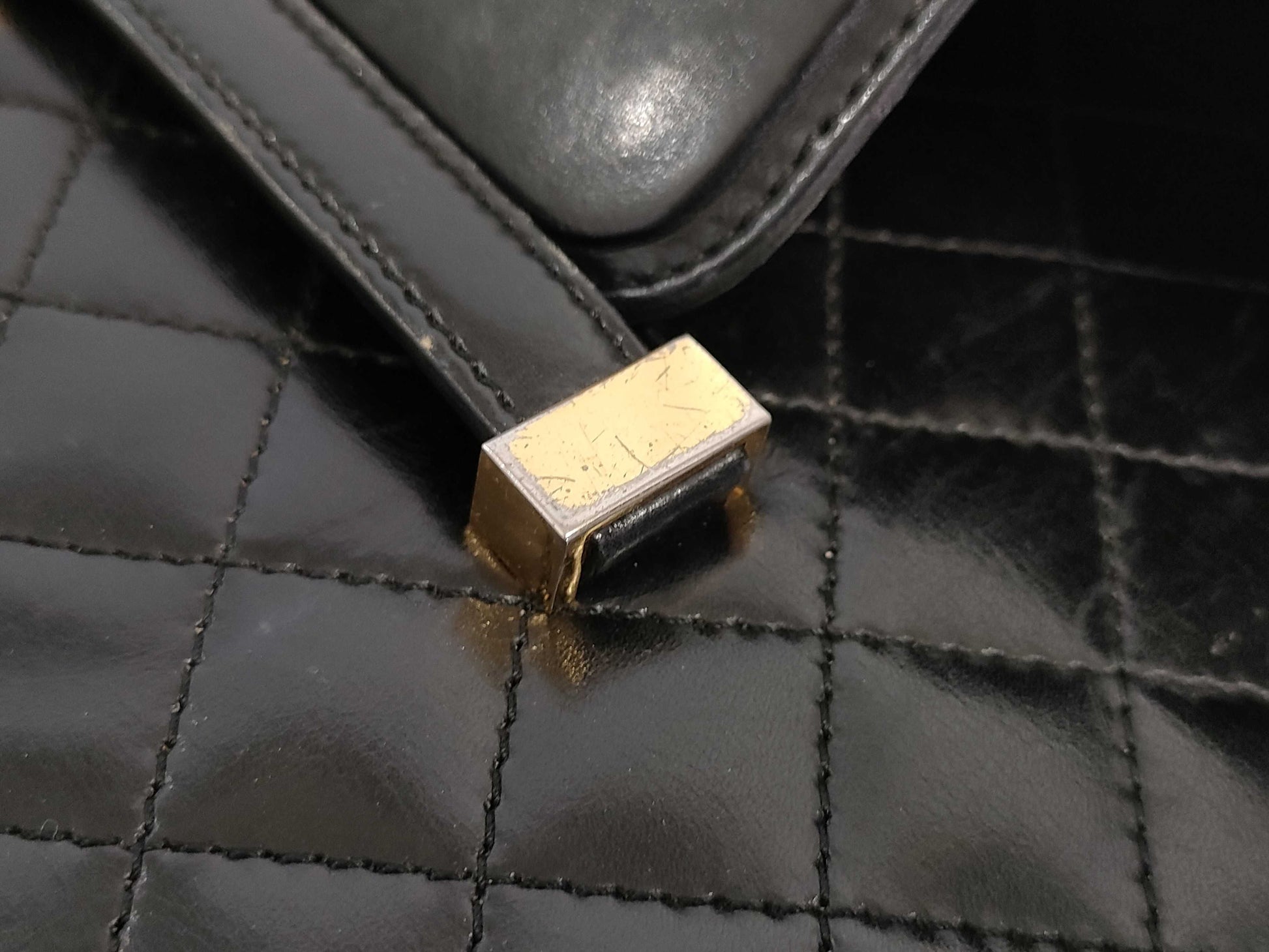 Yves Saint Laurent Vintage Shoulder Bag in Black