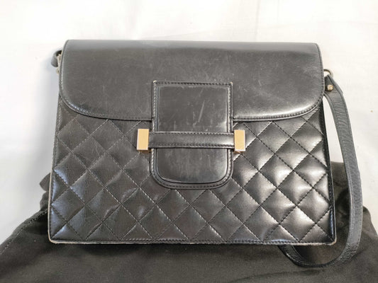 Yves Saint Laurent Vintage Shoulder Bag in Black