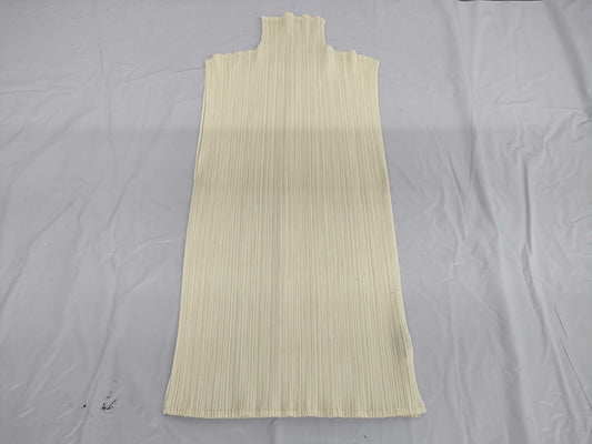 ISSEY MIYAKE Pleated White Tops Tops
