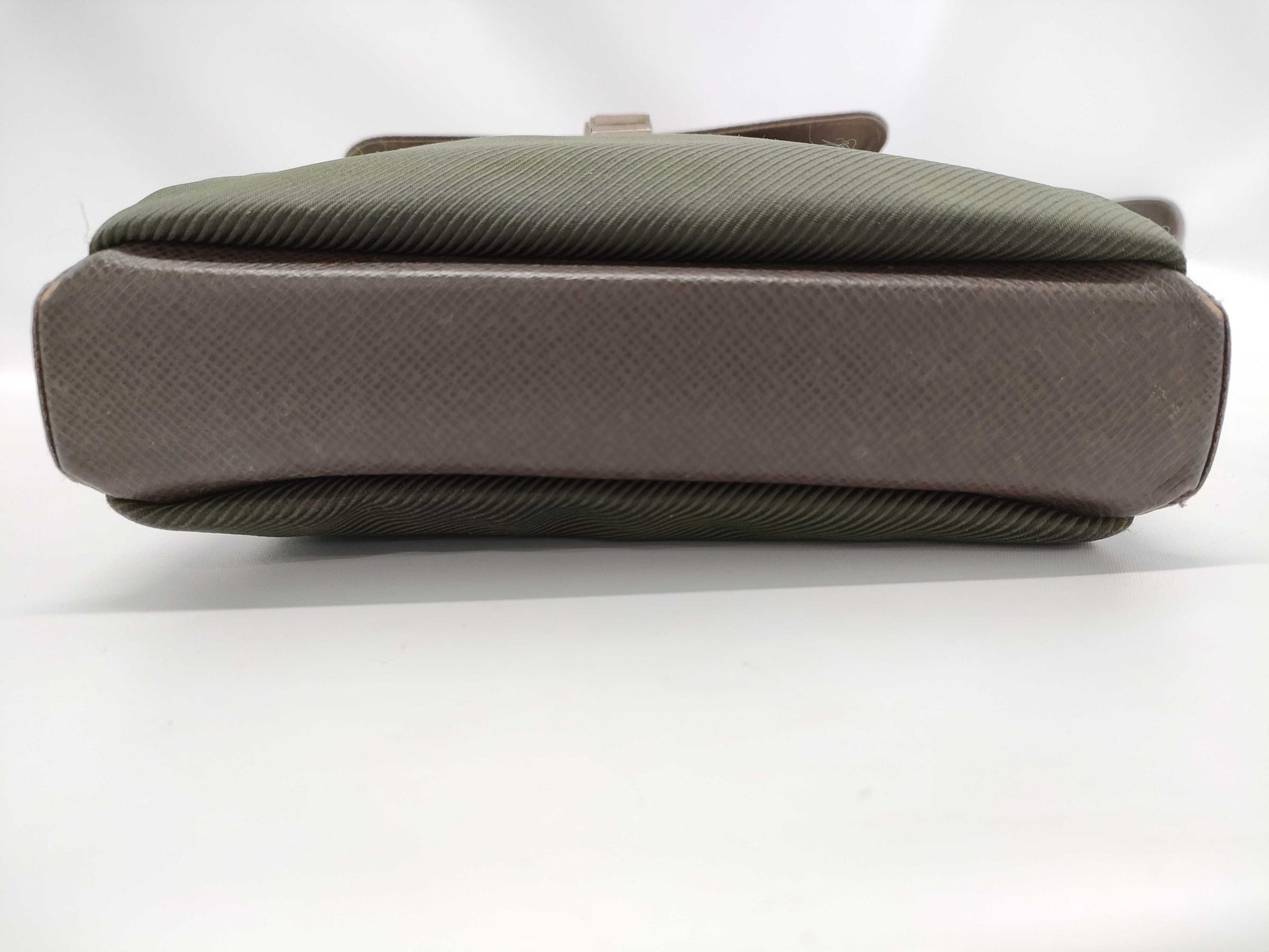LOUIS VUITTON Taiga Saratov Shoulder Bag with Torn Belt