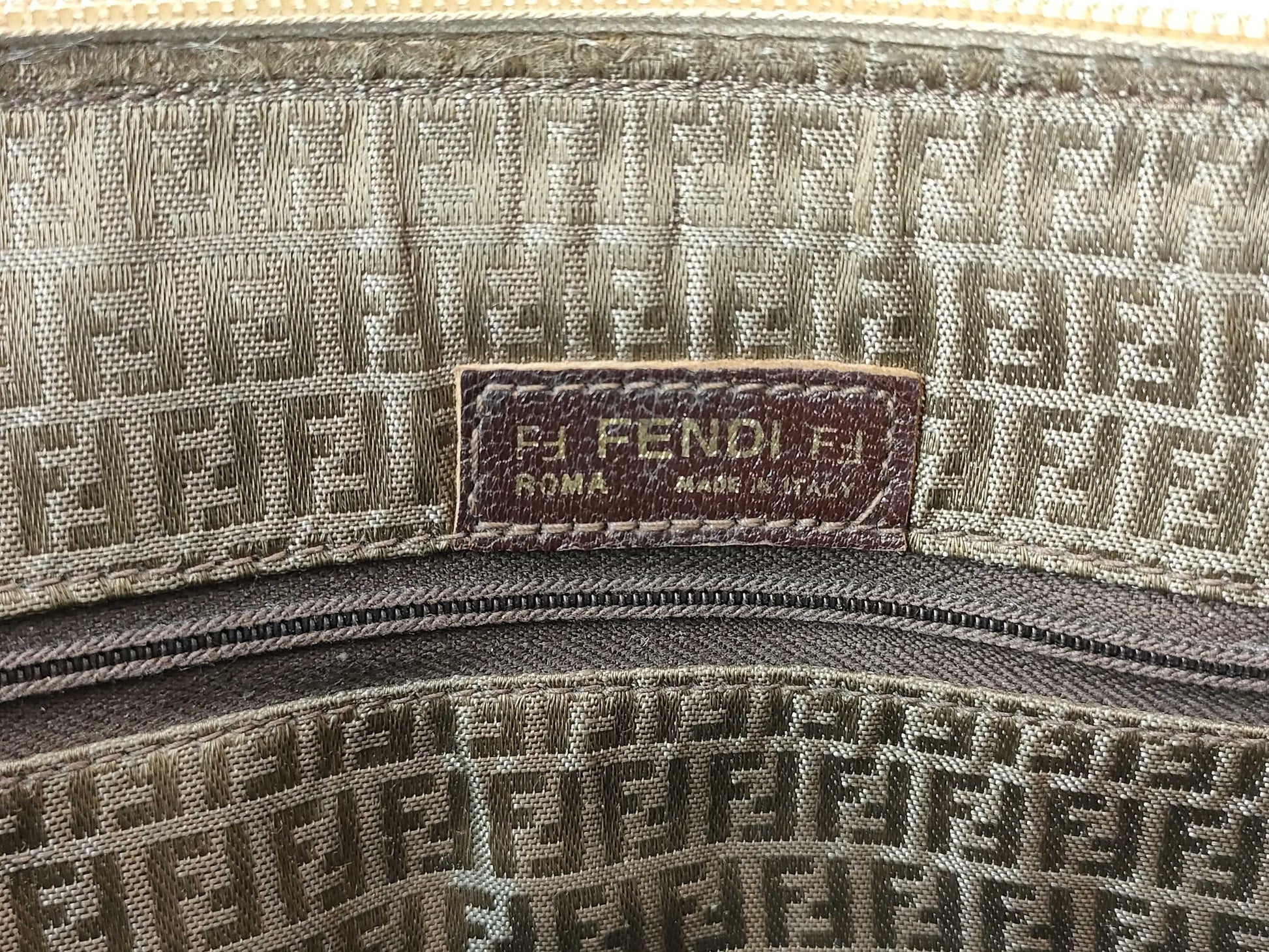 FENDI Leather/Hand/Brown Handbag
