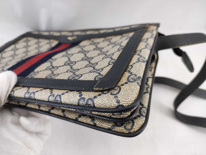 GUCCI GG Supreme Old Gucci Sherry Shoulder Bag
