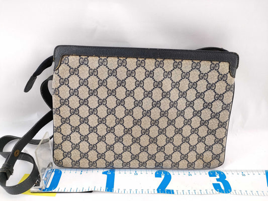 GUCCI GG Supreme Old Gucci Sherry Shoulder Bag