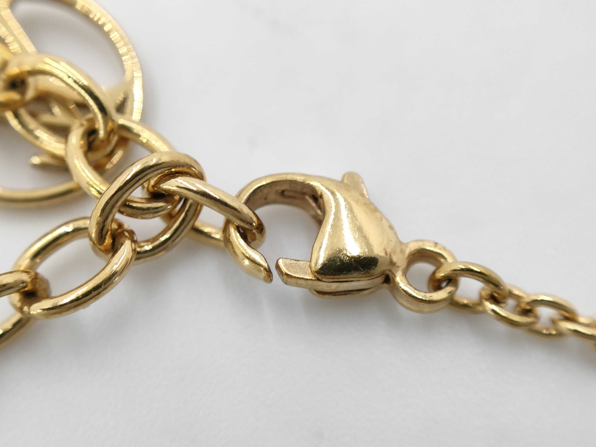 LOUIS VUITTON Essential V Necklace M61083 Necklace
