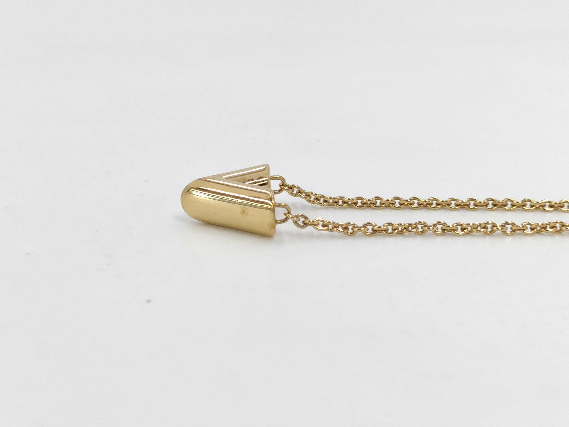 LOUIS VUITTON Essential V Necklace M61083 Necklace