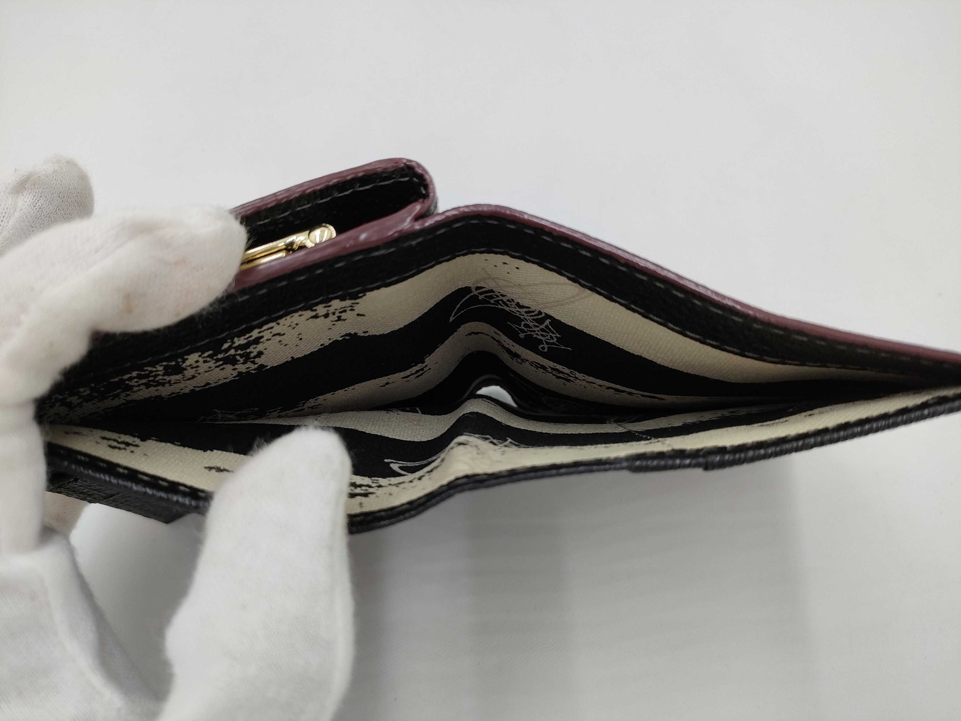  Vivienne Westwood Orb Clasp Wallet