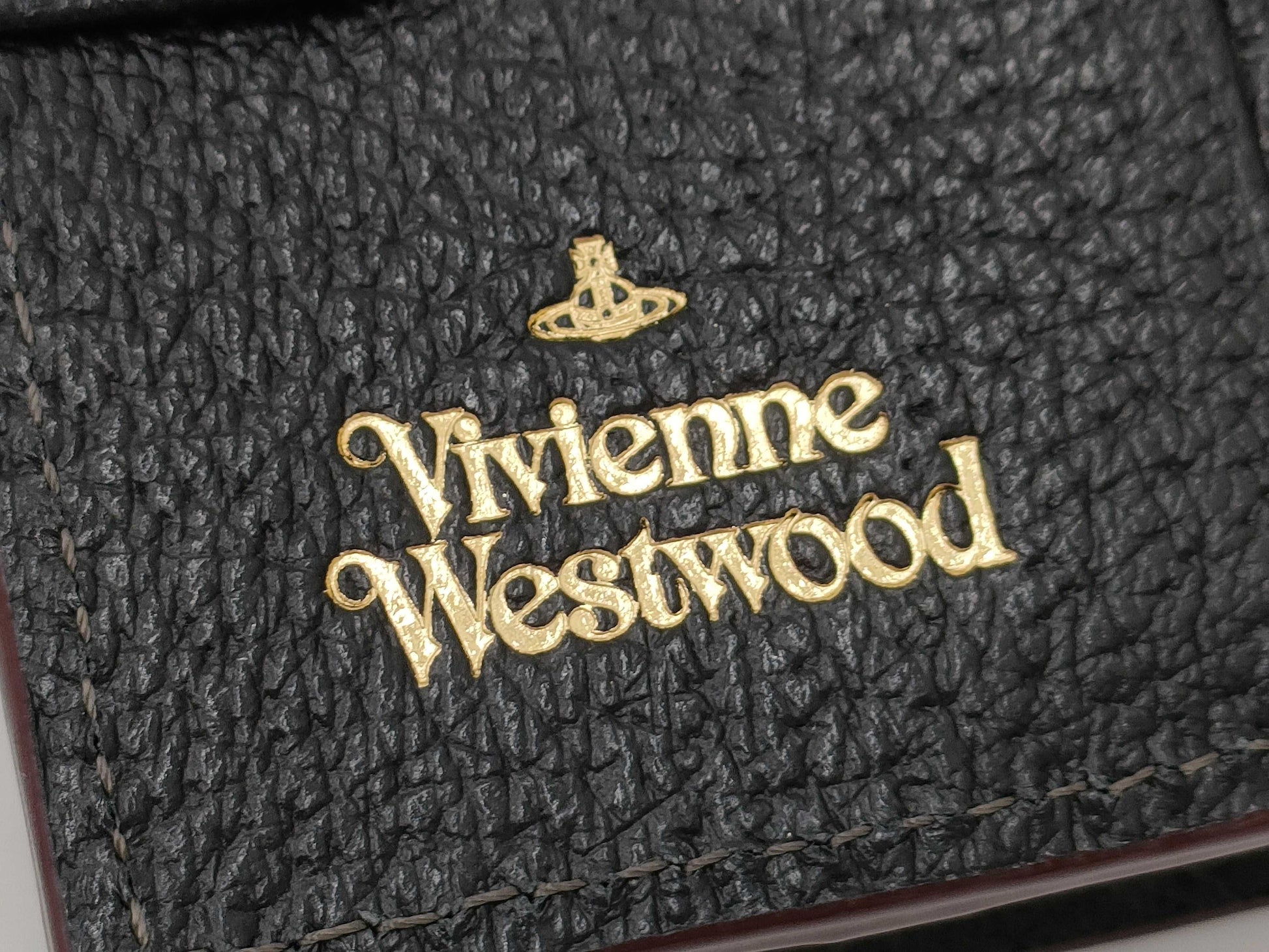  Vivienne Westwood Orb Clasp Wallet