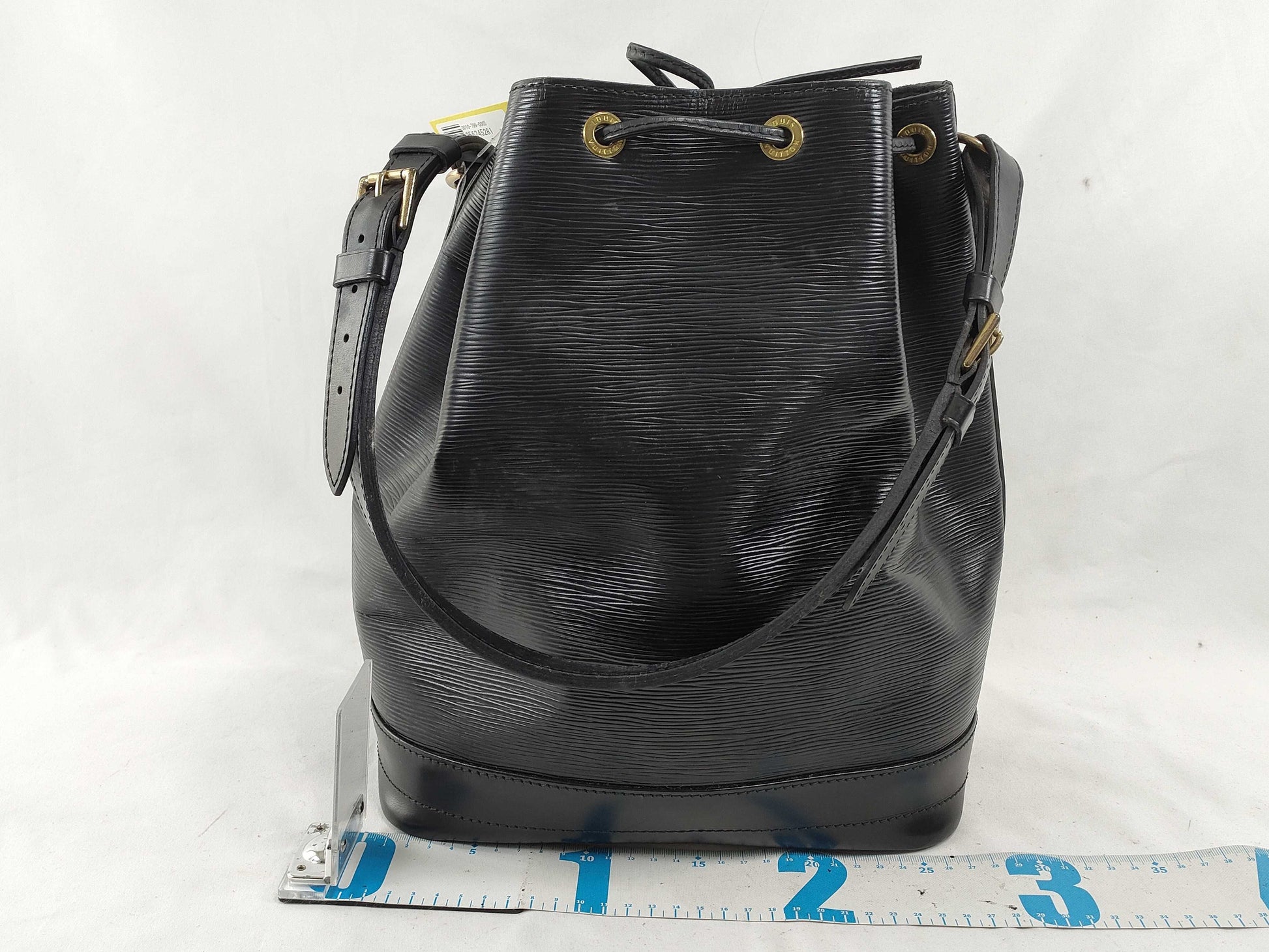 LOUIS VUITTON Unidentified Epi Noe Black Shoulder Bag