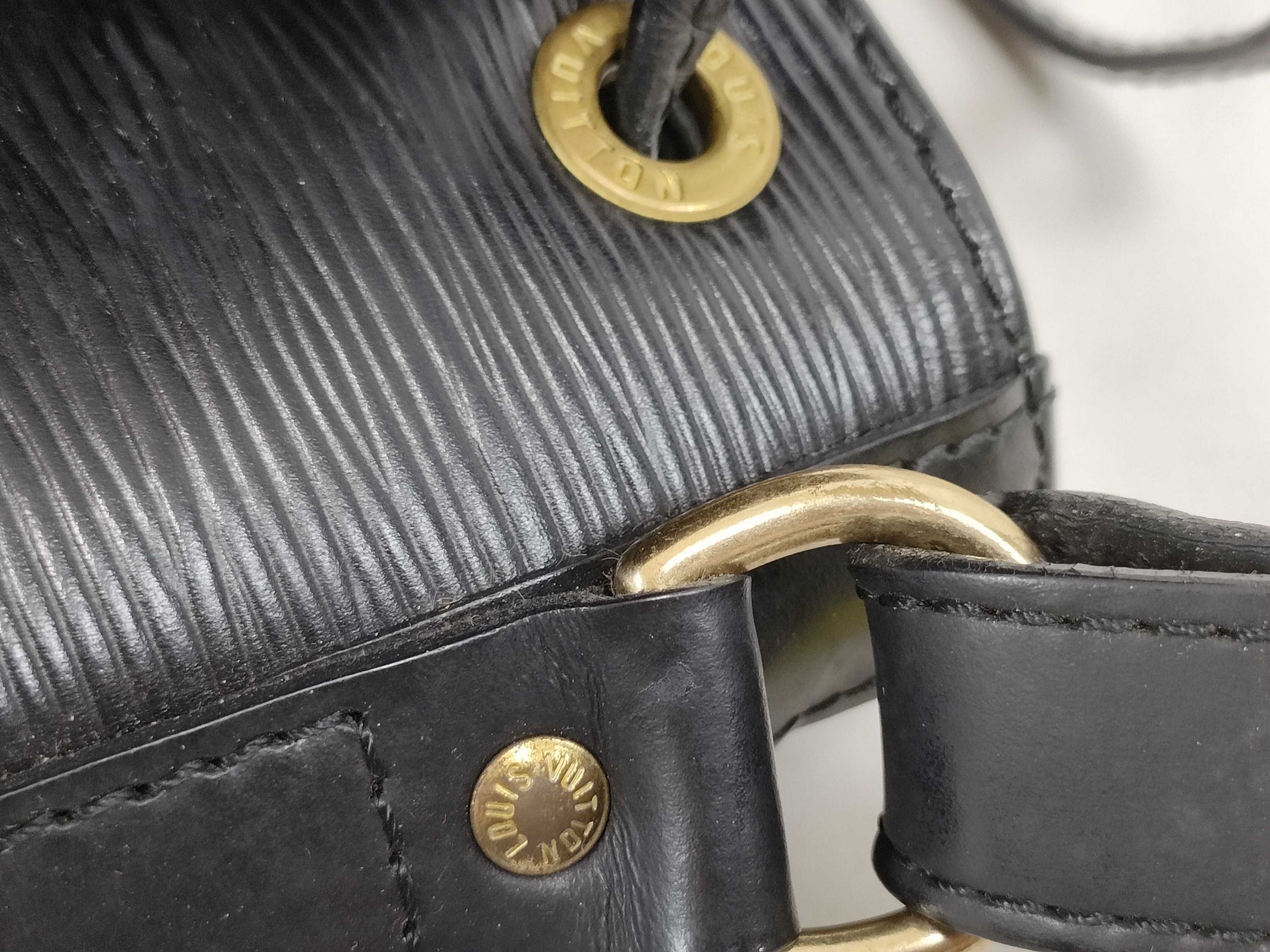 LOUIS VUITTON Unidentified Epi Noe Black Shoulder Bag