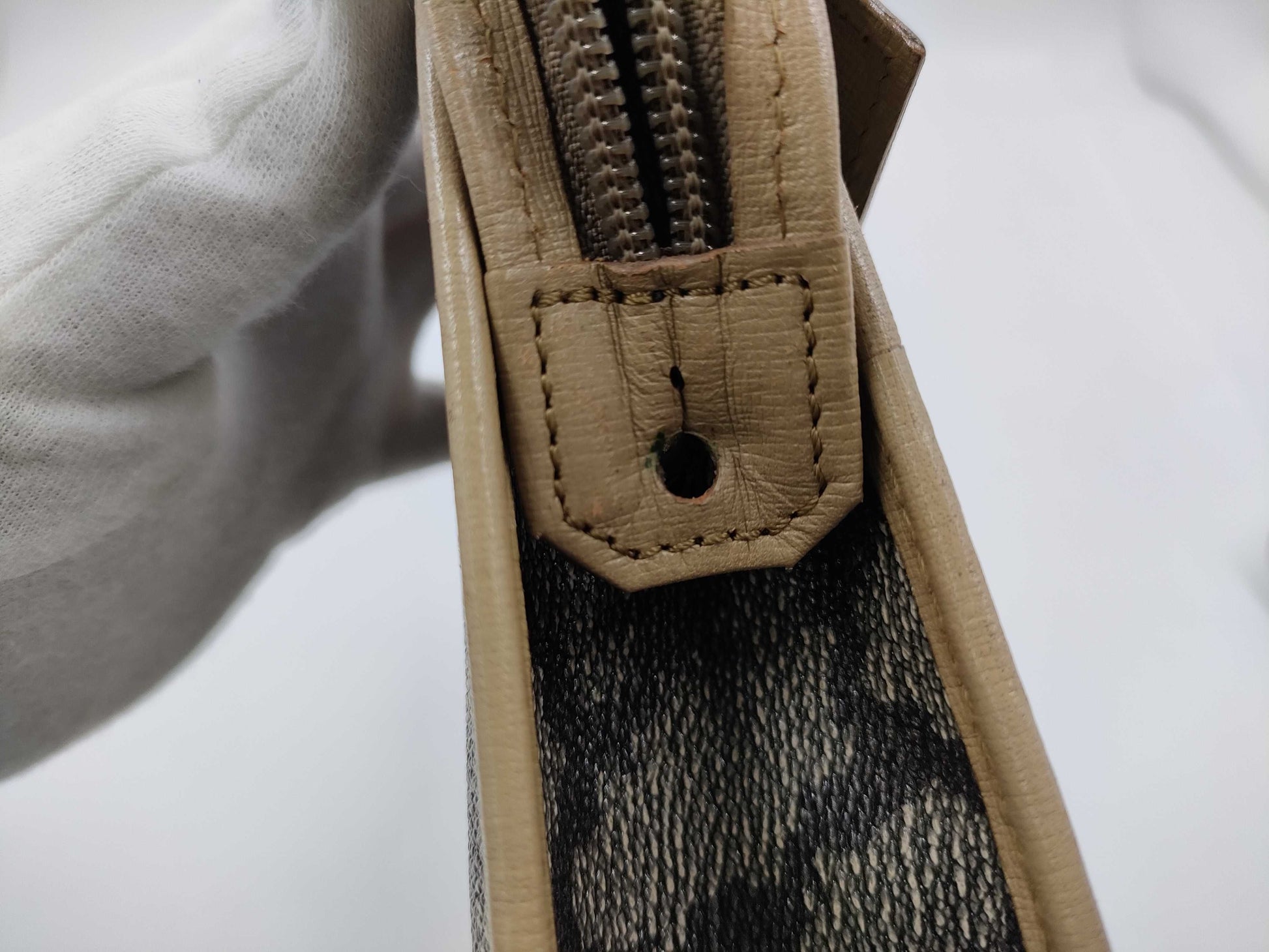 Yves Saint Laurent Logo Second Bag