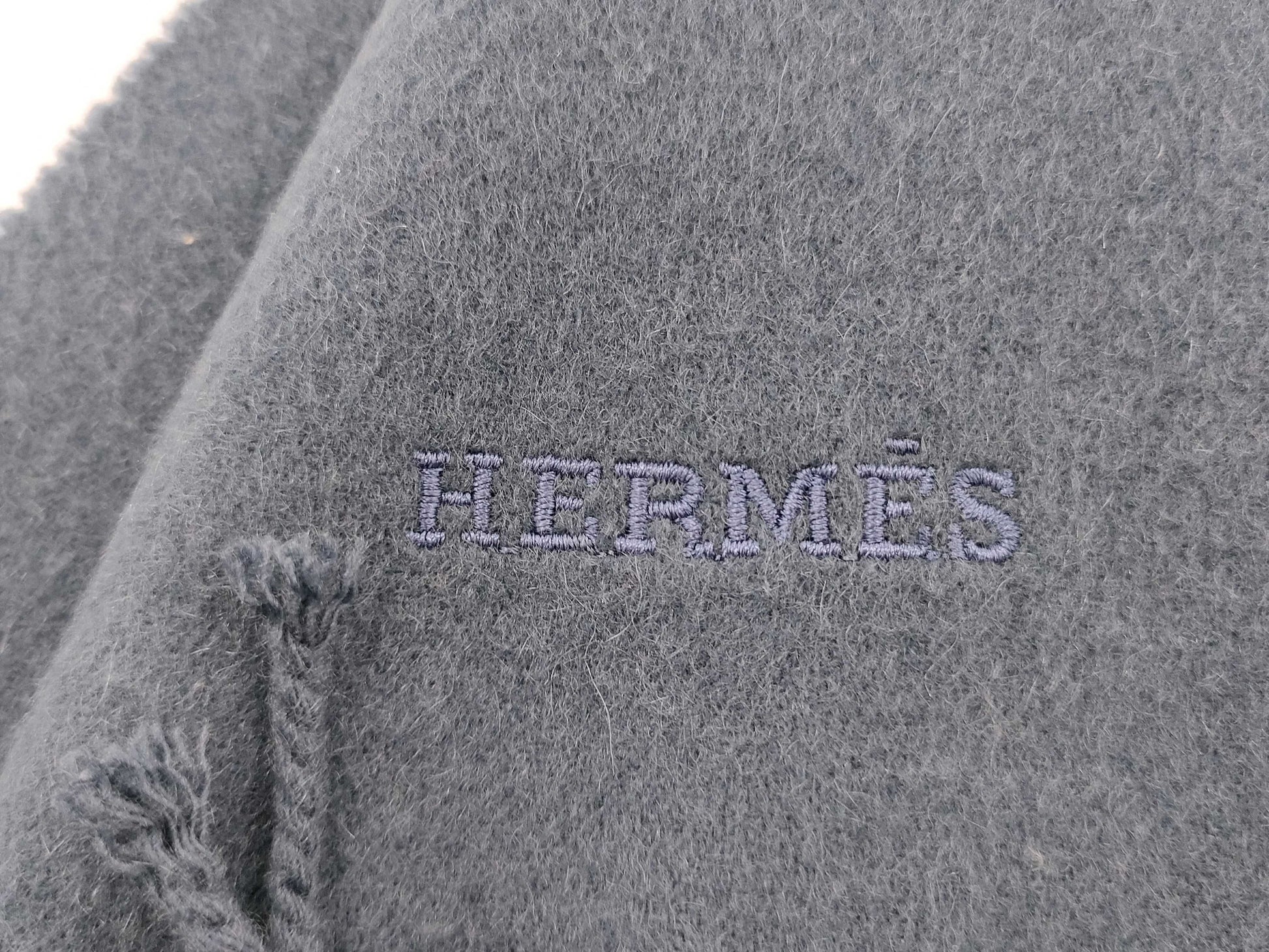 HERMES Cashmere 100 Scarf