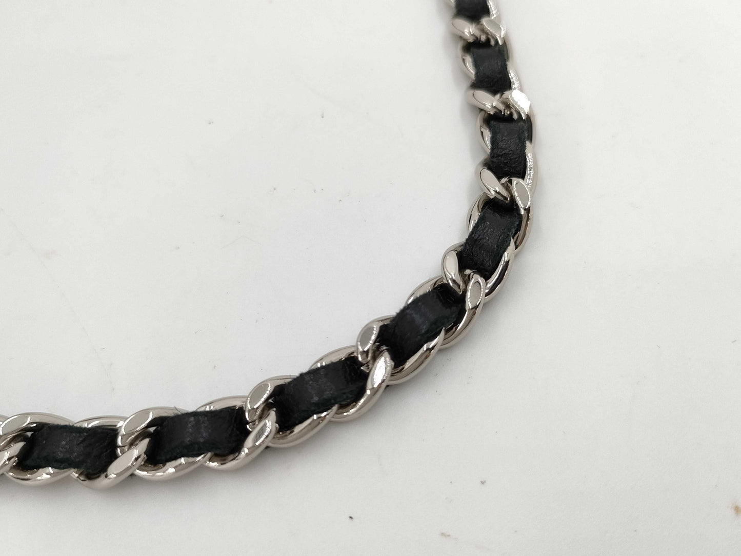 CHANEL Lambskin Chain Wallet with Silver Chain Shoulder Bag