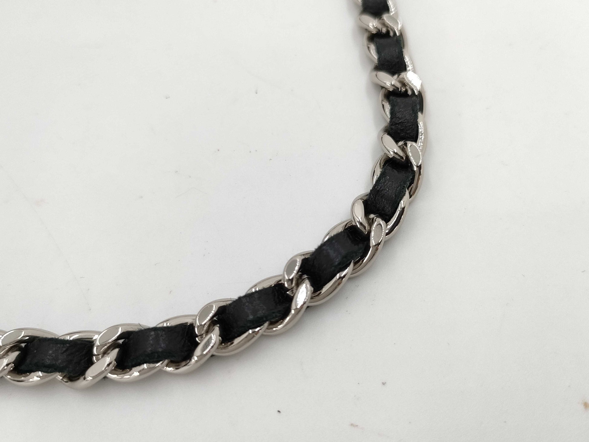 CHANEL Lambskin Chain Wallet with Silver Chain Shoulder Bag