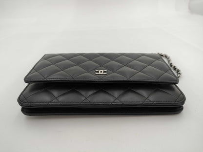 CHANEL Lambskin Chain Wallet with Silver Chain Shoulder Bag
