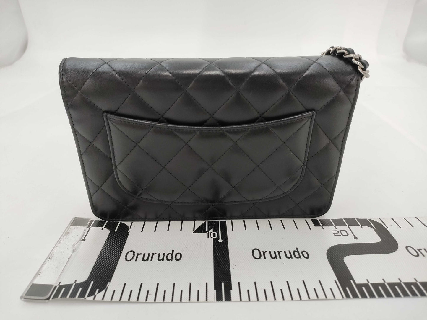 CHANEL Lambskin Chain Wallet with Silver Chain Shoulder Bag