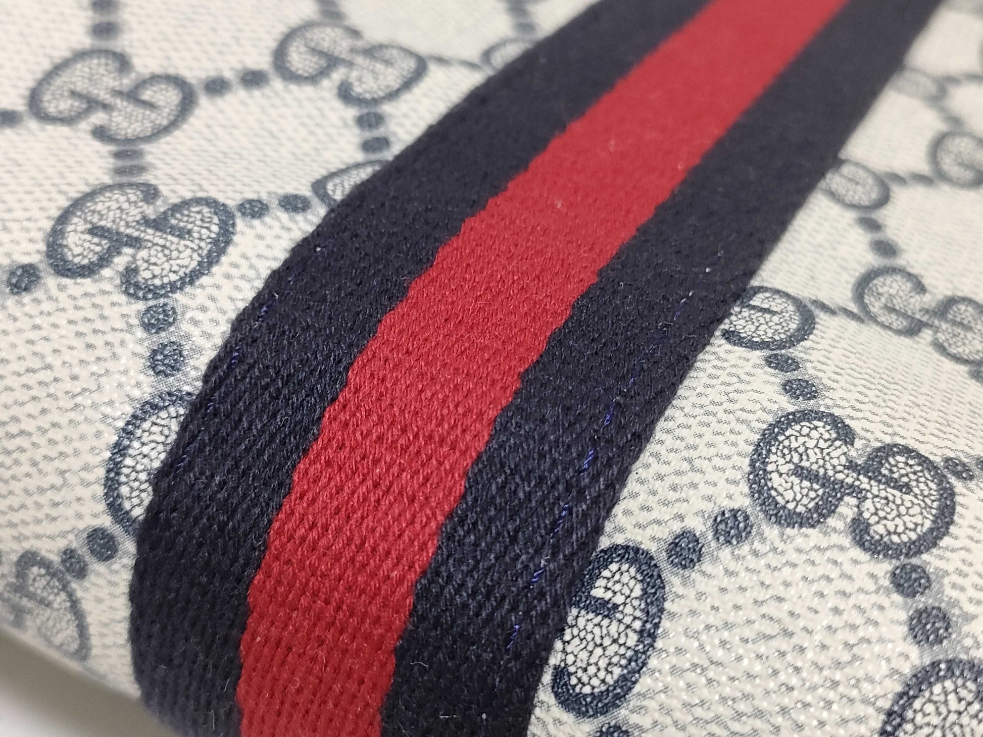GUCCI GG Supreme Second Bag 010-378 Navy Second Bag
