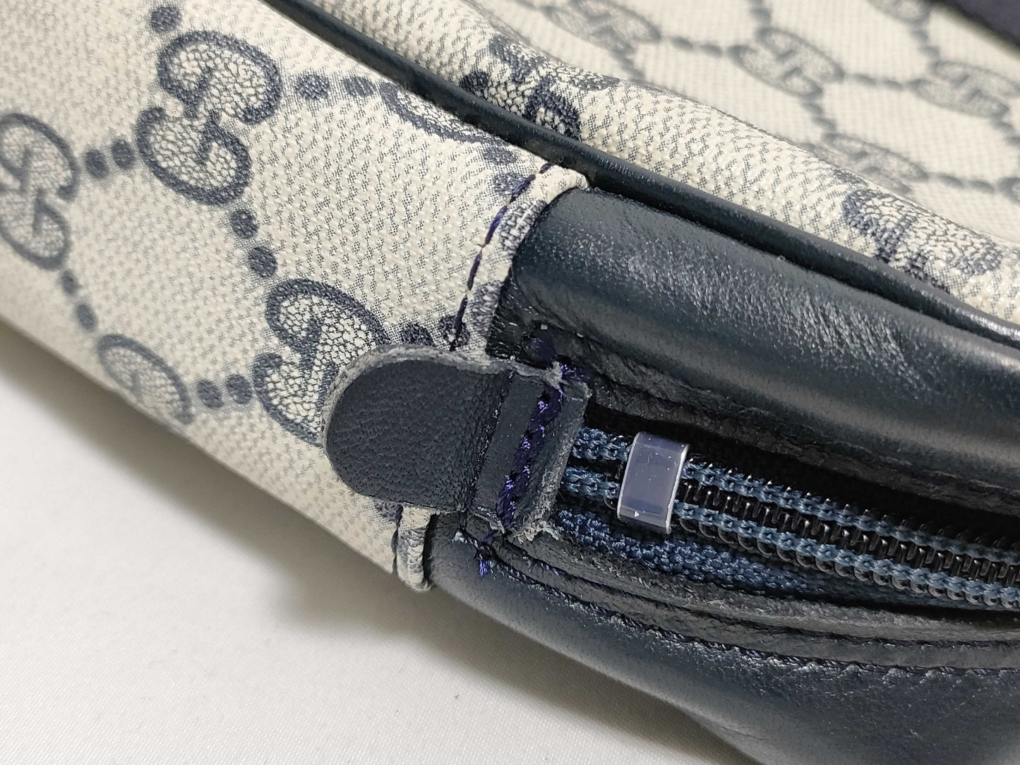 GUCCI GG Supreme Second Bag 010-378 Navy Second Bag