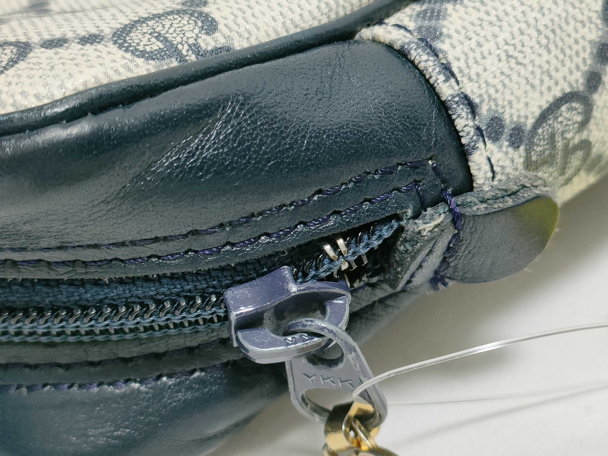 GUCCI GG Supreme Second Bag 010-378 Navy Second Bag